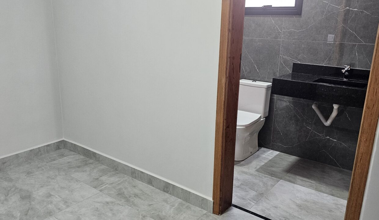 1000092537