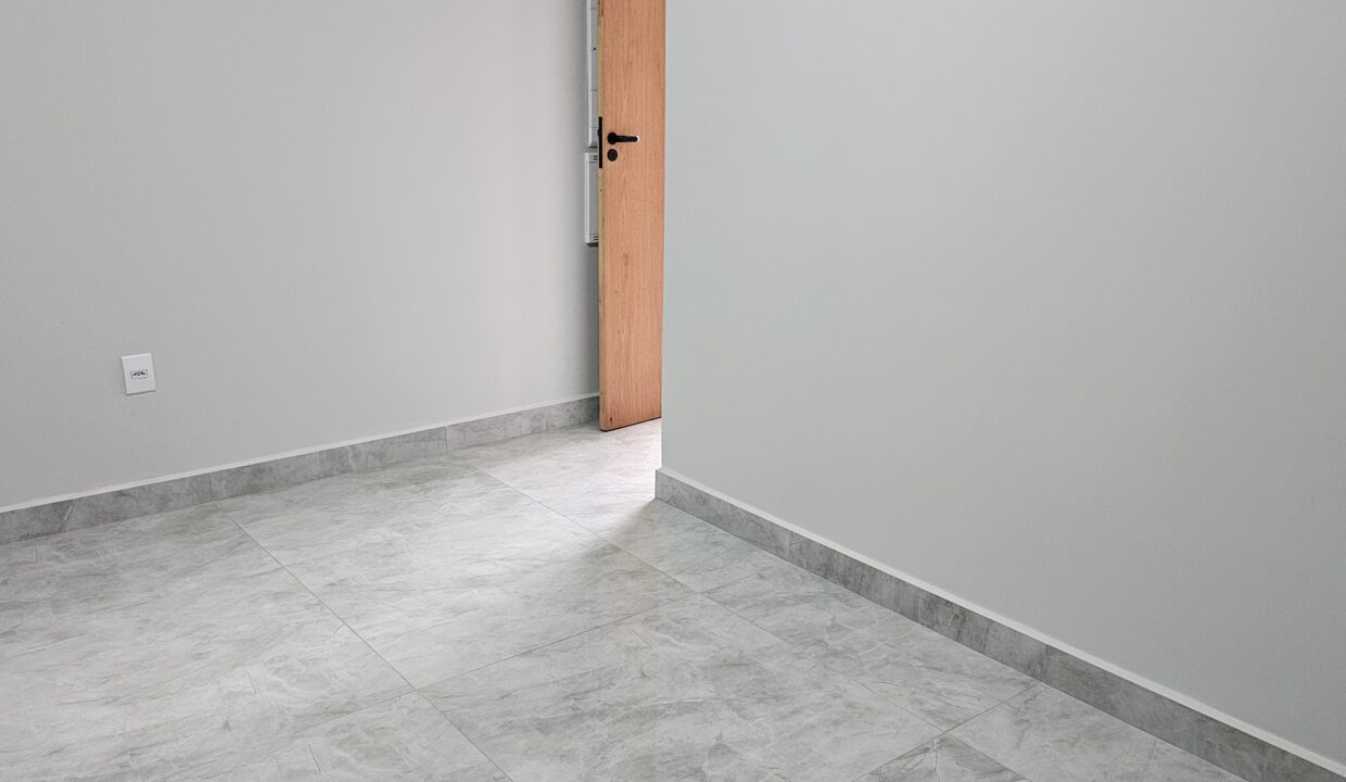 1000092557